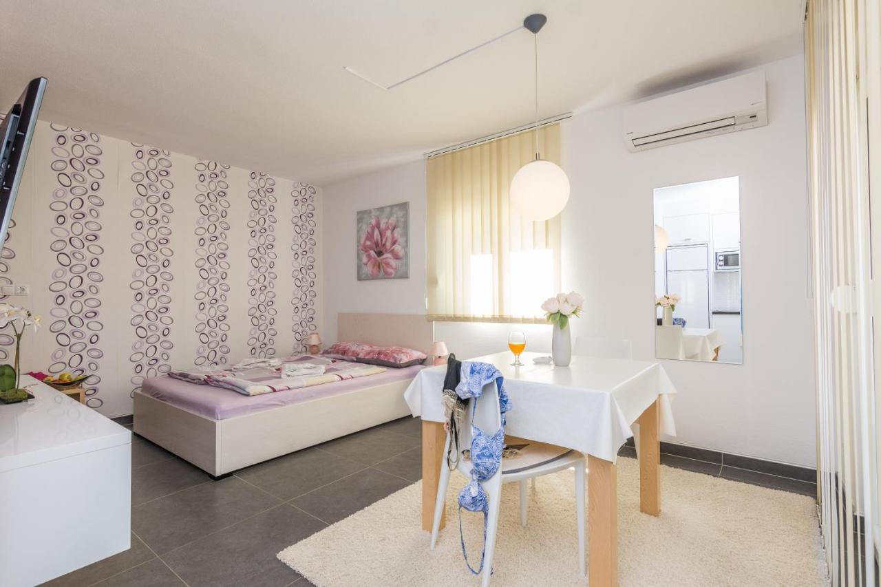 Apartments Nella Privlaka  Bagian luar foto
